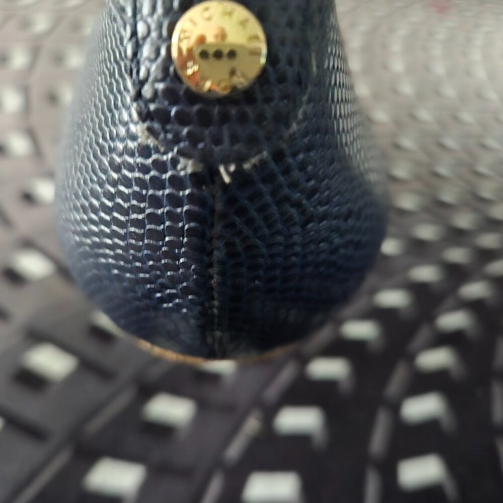 Michael Kors  Blue Snakelike skin  Pumps Great Condition  Size 8.5 - Picture 6 of 6